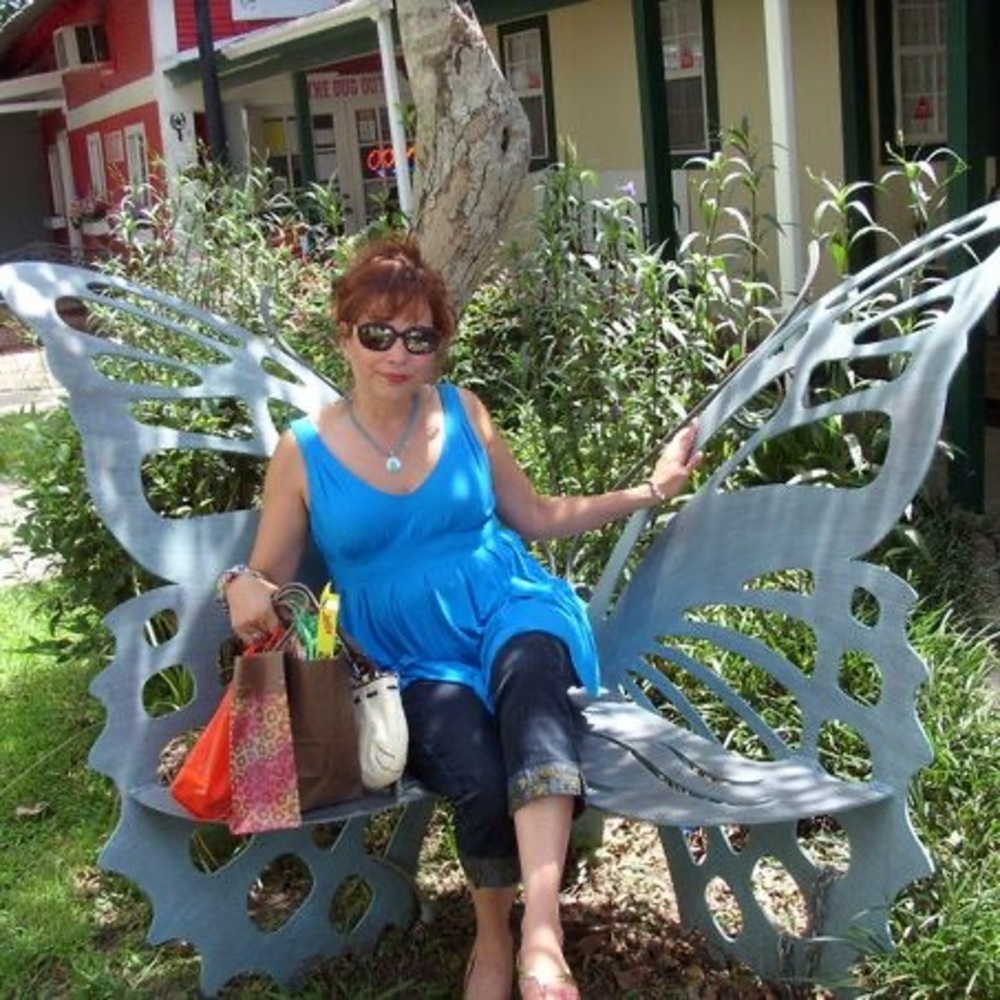 Meet your Posher, Iris